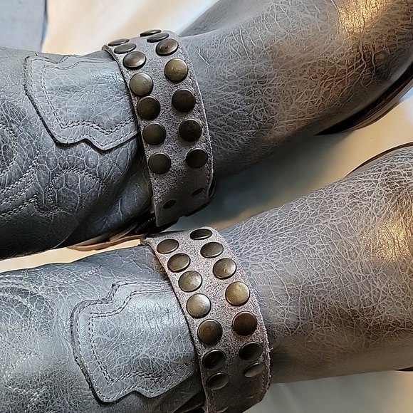 Women's FREEBIRD size 12 boots - Picture 8 of 11